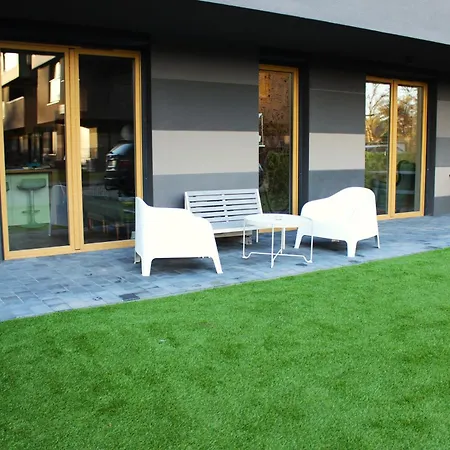 Nenufar Cracow Garden Parter Free Darmowy Parking Ogrod Netflix Klimatyzacja Kraków