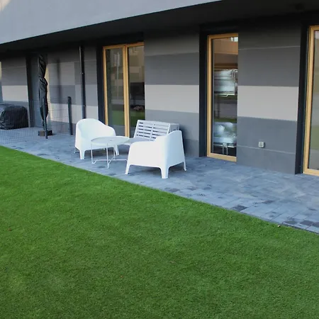 Nenufar Cracow Garden Parter Free Darmowy Parking Ogród Netflix Klimatyzacja Kraków